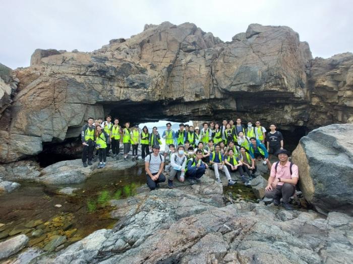 Site Visit to Cape D’Aguilar to see the rock formation