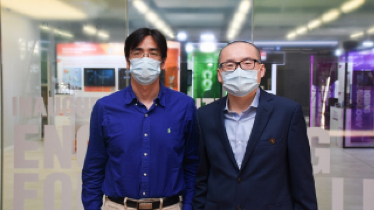 Dr Yuan Lin (left) and Dr Zhiqin Chu (right)